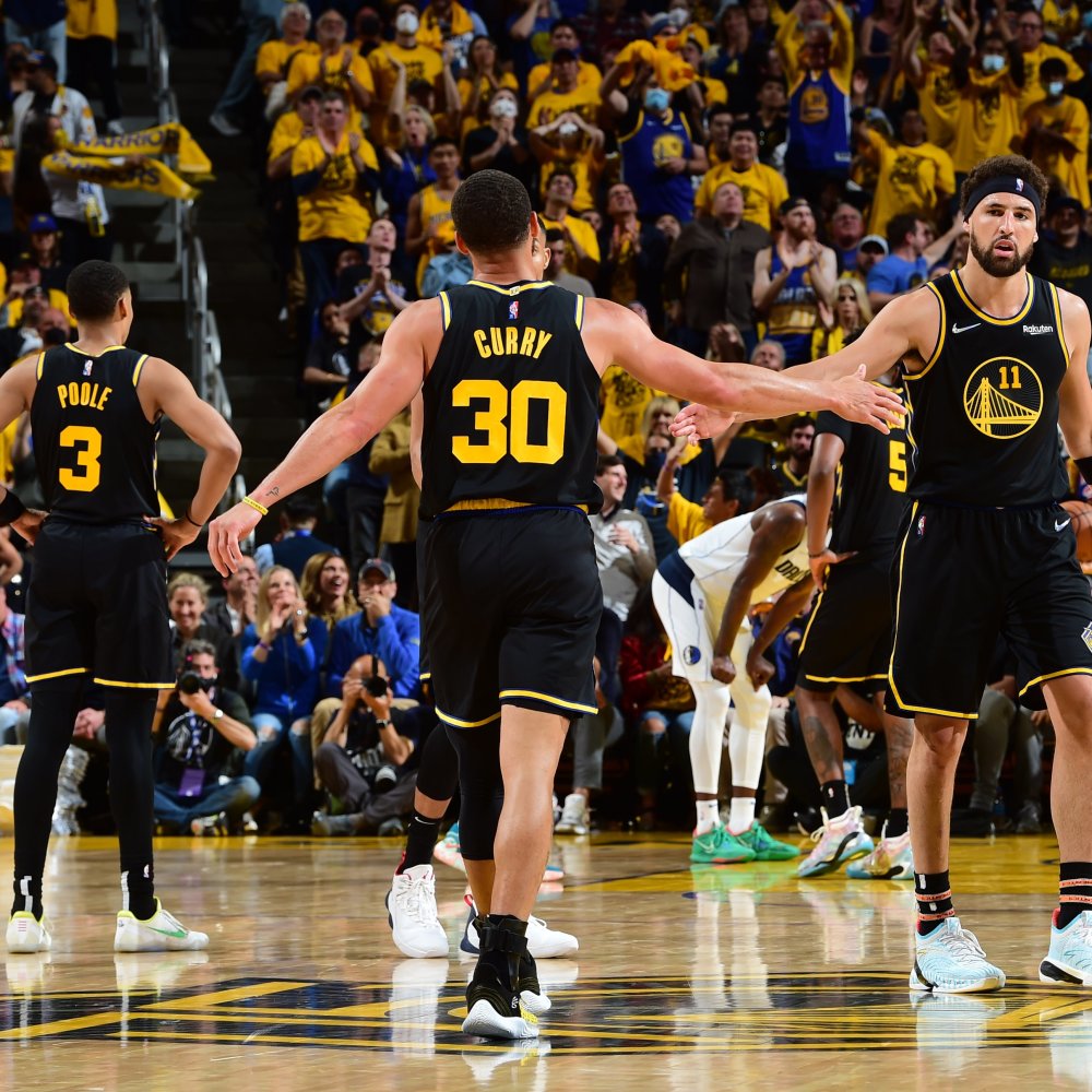 众多球员仍 众多球员仍